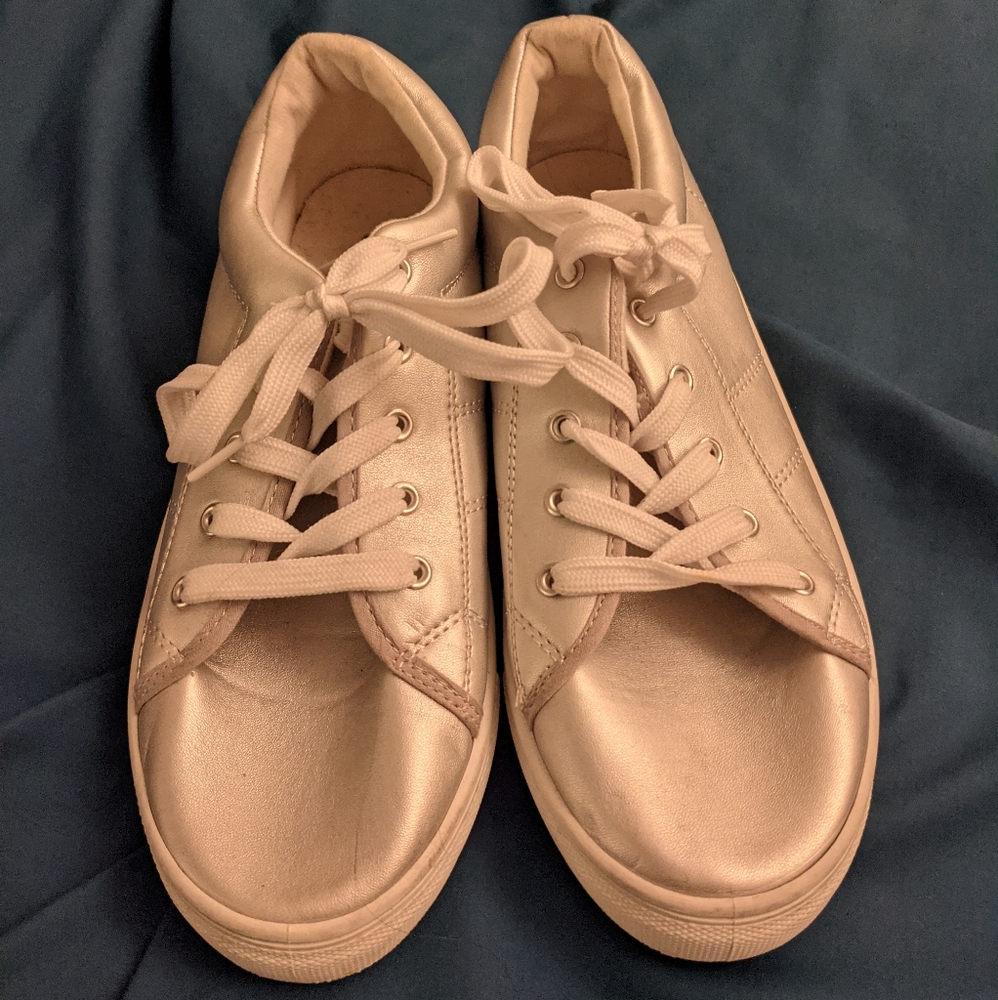 Silver size 8 sneaker